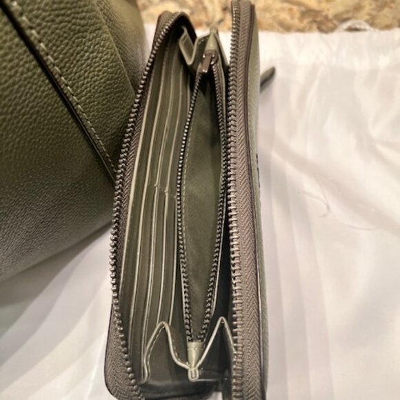 COACH Hadley Hobo - Picture 8 of 9